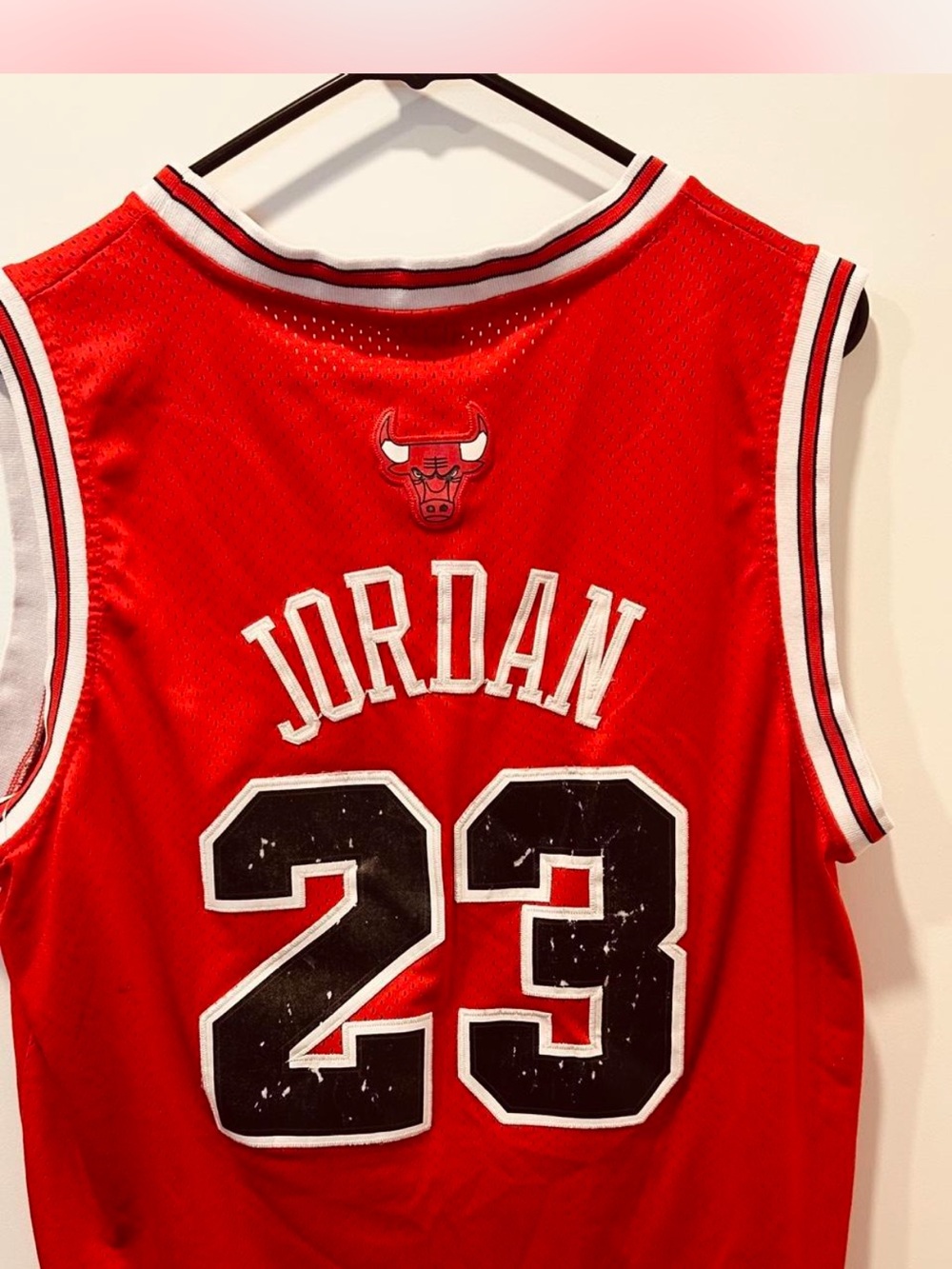 Vintage Michael Jordan Chicago Bulls #23 jersey. Basketball jersey. Size XL